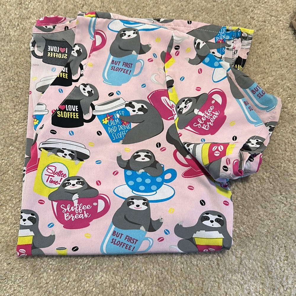 Scrub top size large sloth gt like new scrubs